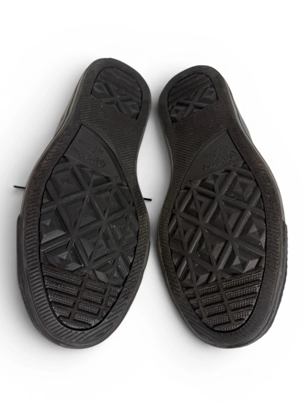 Converse All Black Low Top Sneakers Unisex Mens Size 6 Womens size 8 Monochrome - Picture 5 of 6
